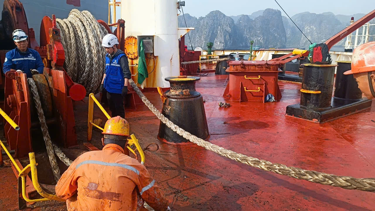 BIG SEA JSC KHẨN CẤP TRIỂN KHAI NHIỆM VỤ LẶN VỚT NEO TÀU BỊ MẤT TRONG QUÁ TRÌNH THẢ NEO